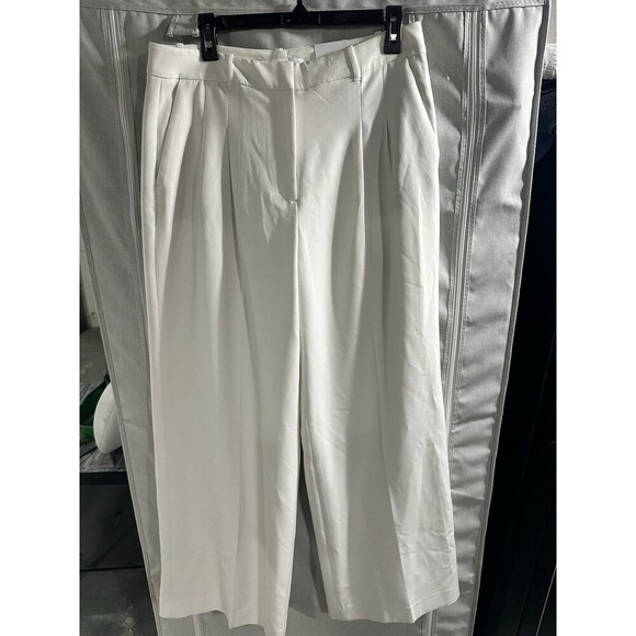NWT White House Black Market Pleated Wide Leg Pants White Size 12 Regular - Picture 2 of 10